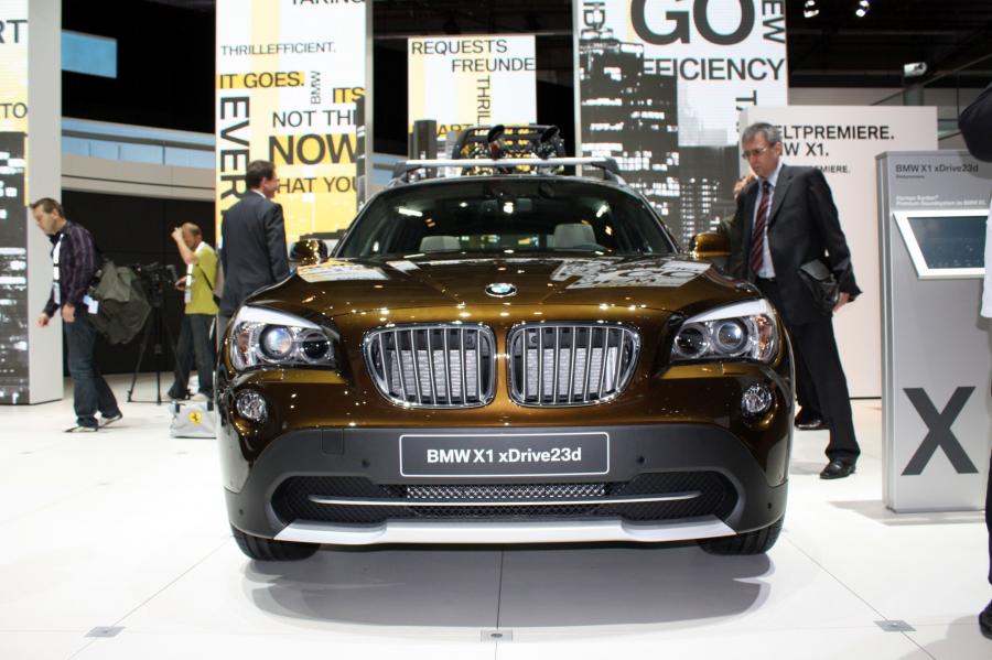  BMW X1 2010 года  (фото 146 из 147)